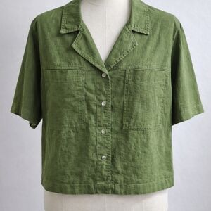 Universal Thread Sage Green Button-Down Crop Shirt